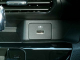 スマホなどの充電に便利なUSB電源がございます