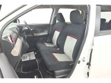 座った感覚は一番重要ですよね。シートの座り心地や前方の視界、車内空間など是非ご来店頂き実際に座って触って体感して下さい。