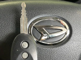 【キーレス】少し離れた場所からでもボタン一つでドアの開錠・施錠ができるのでとっても便利!ドアの鍵穴周りに傷をつけることもありません♪