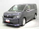 【冬道の安心感】これからの季節も頼もしい4WD車です。独立した2列目シートでゆったりくつろげます。ご家族での思い出作りに寄り添う、素敵な相棒です。