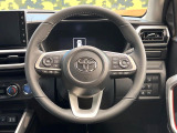 インテリアに合わせたデザインのステアリングは、運転される方のことも考え、運転しやすい形状、大きさです。是非一度、実際に触ってお確かめください。