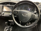 高いホールド性で運転姿勢が安定します。長距離ドライブでも疲れにくいのが魅力です。快適なドライビングライフをお送りください♪
