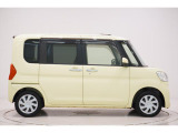 県内13店舗にて常時500台以上ダイハツ車を展示中です。見て、触って、納得のいく一台をぜひ見つけてください。