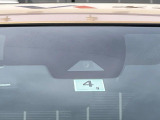 【エマージェンシーブレーキ】走行中に前方の車両等を認識し、衝突しそうな時は警報とブレーキで衝突回避と被害軽減をアシスト。より安全にドライブをお楽しみいただけます。