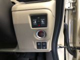 【両側電動スライドドア】リモコンや運転席のスイッチ操作のほか、ドアハンドルを少し引くだけでリアドアが自動開閉します♪