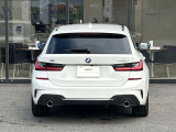 また、BMW正規認定中古車は、エマージェンシーサービスが自動付帯。24時間365日、皆様のカーライフをサポート致します。確かな安心のうえで、「駆けぬける歓び」をご堪能ください。