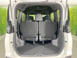 普段のお買い物や通勤、送迎等に十分な荷室スペースを確保しております。セカンドシートを倒すと、大きな荷物の積載も可能です♪