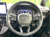 【純正革巻きステアリング】上質な革を使用することで、手にしっかり馴染みとても運転しやすいハンドルです♪