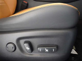 パワーシート搭載。微妙な調整が手軽にでき、ピッタリのポジションで運転することが可能です。