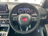 【アルカンターラ巻きステアリング】上質なアルカンターラを使用することで、手にしっかり馴染みとても運転しやすいハンドルです♪
