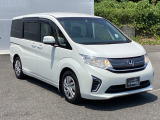 狭い駐車場でも、スライドドアならチャイルドシートへのお子さまの乗降や荷物の積載もスムーズ。