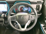 【純正革巻きステアリング】上質な革を使用することで、手にしっかり馴染みとても運転しやすいハンドルです♪