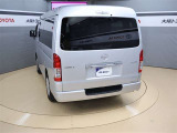 バックカメラが付いているので後方確認が非常にしやすいです。今や運転初心者も熟練者も必須装備!ついていて損はないですね♪