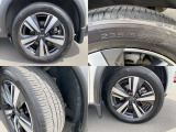 純正のアルミホイールでタイヤサイズは235/55R19です。