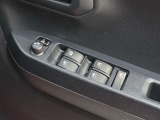 パワーウインドウを装備しております!後席ウインドゥの閉め忘れも運転席で解決できます♪