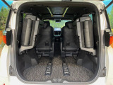 普段のお買い物や通勤、送迎等に十分な荷室スペースを確保しております。セカンドシートを倒すと、大きな荷物の積載も可能です♪
