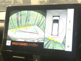 【パノラミックビューモニター】専用のカメラにより、上から見下ろしたような視点で360度クルマの周囲を確認することができます☆死角部分も確認しやすく、狭い場所での切り返しや駐車もスムーズに行えます。