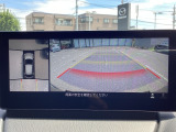 狭い場所での駐車やすれ違いなどでより的確な運転操作に役立つ360&deg;ビューモニターが装備されています。