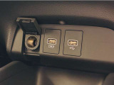 USBオーディオ用ソケットがついていますので携帯電話などを接続すれば音楽等の再生が可能です!