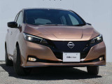 LEDヘッドライトです。ハイビームアシスト・ヘッドランプをハイビームにして走行中、前方の対向車や先行車がいたり、明るい場所を走行すると自動でロービームになります。