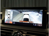 パノラミックビューモニター。車両を上から見たような映像を表示。運転席から目視しにくい車両周囲の状況をリアルタイムで確認できます。