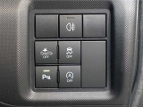 スマートアシストの安全装備がついております!衝突軽減ブレーキやペダル踏み間違い抑制機能などが備わっておりますので安心ですね☆詳しくはスタッフにお尋ねください(^^♪