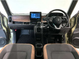 【前方視界】開放的な前方視界!運転がしやすく疲れにくいです♪窓が大きく、見通しがとっても良いおクルマですよ♪