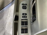 【パワーウインドウ】運転席のスイッチで、各席の窓ガラスの開閉ができます!あると便利ですよね!