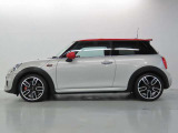 MINIオーナーのために設計されたオリジナルのMINI自動車保険がございます。車のことは全ておまかせください。