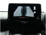 パノラミックビューモニター装備!サイドビュー/車両に取り付けたフロント、サイド、バックカメラの映像を合成しての映像を画面上に表示させることで、低速時の運転を補助する装置です。車両本体の取扱書もお読みく