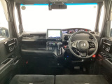 【前方視界】開放的な前方視界!運転がしやすく疲れにくいです♪窓が大きく、見通しがとっても良いおクルマですよ♪