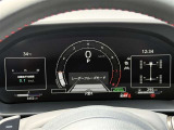 スピードメーター及びインフォメーションディスプレイは全てデジタル化されてます。走行距離3,452Kmです。