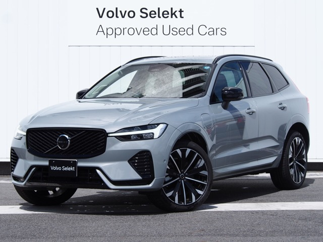 XC60 ウルトラ T6 AWD プラグイン ハイブリッド ブラック エディション 4WD