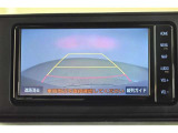 バックガイドモニターで、後方を確認しながら安心して駐車することができます。運転初心者も熟練者も必須の機能ですよ!