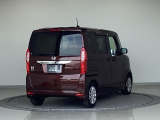 バックカメラが付いているのでバックでの車庫入れも安心です。