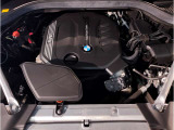 【BMWクリーンディーゼル】市場をリードするディーゼルエンジン。低回転ステージ専用ターボが走り出しから効果的に過給を行いスムーズな発進加速や低燃費を実現。ディーゼルの常識を超えたスポーティな走りを!