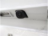 バックカメラが付いているので後方確認が非常にしやすいです。今や運転初心者も熟練者も必須装備!ついていて損はないですね♪