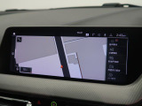 【純正ナビゲーション】BMWのナビゲーションは操作性も良く、詳細な地図情報と交通状況を見やすく表示し、快適なドライビングをサポートしながら目的地までナビゲートします。