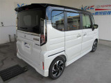 黒のルーフ&times;ホワイトパールの車体でおしゃれな人気モデル