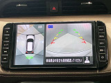 【アラウンドビューモニター】車を上から見下ろしているかのような映像で周囲の状況がひと目で確認、狭い駐車場に駐車するときも安心です♪