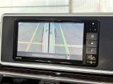 【サイドモニター】ドアミラーについているカメラから映像を映します。車幅も把握しやすくてとても便利ですね。