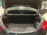 納車前には、メーカー規定に基づき、認定中古車ならではのしっかりとした整備をしてからご納車させて頂きます。熟練のメカニックがお客様に届く事を思い、1台1台入念に点検、整備致します。