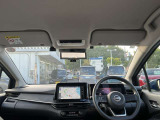視界広々で運転しやすいインパネ