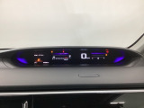 メータは先進的なデジタルメーターを採用!ゆっくりと数字が動くのでとても見やすく表示されます!続可能距離等の情報やHonda SENSINGの注意・警告も表示します!
