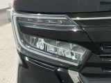 LEDヘッドライトは、点灯の瞬間から最大光量を発揮し、突然暗くなるトンネルなどでの安定感を高めます。