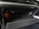 ご納車前に行います点検100項目におきまして、専用のテスターやツールを用いて細かな診断を行います。