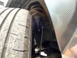 お車を安心してお乗りいただく為には、足回りの定期点検が欠かせません。サービスサポート(有償保証)では無料点検もご提供しており、安心のカーライフをお過ごしいただけるサポート体制が整っています。