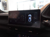 10.25インチタッチスクリーン。スマートフォンとの接続によりApple CarPlay・Android Autoをご利用いただけます。