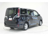 後続車から視認性の良いストップランプの配置で追突抑制になります。
