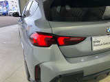 リアランプ 立体的な造形としてBMWらしい個性的なリアビューを明確化しました。
